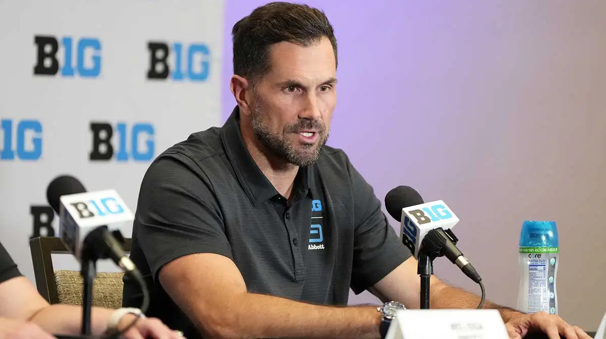 Former USC QB Matt Leinart literally dressed up as leprechaun after losing bet