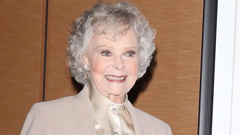 June Lockhart, ‘Lassie’ and ‘Lost in Space’ Actress, Dies at 100