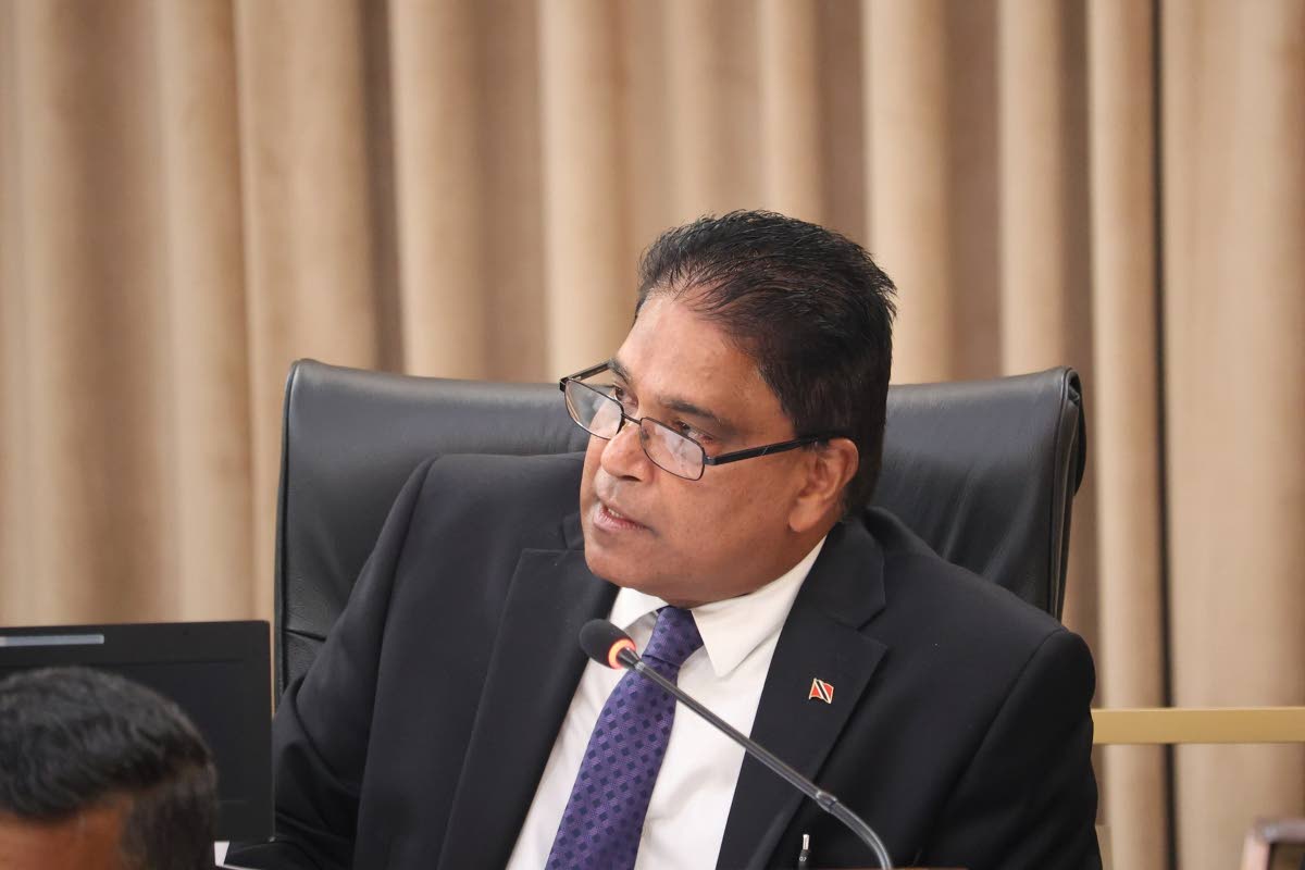 Moonilal, Young spar over increased ministry allowances