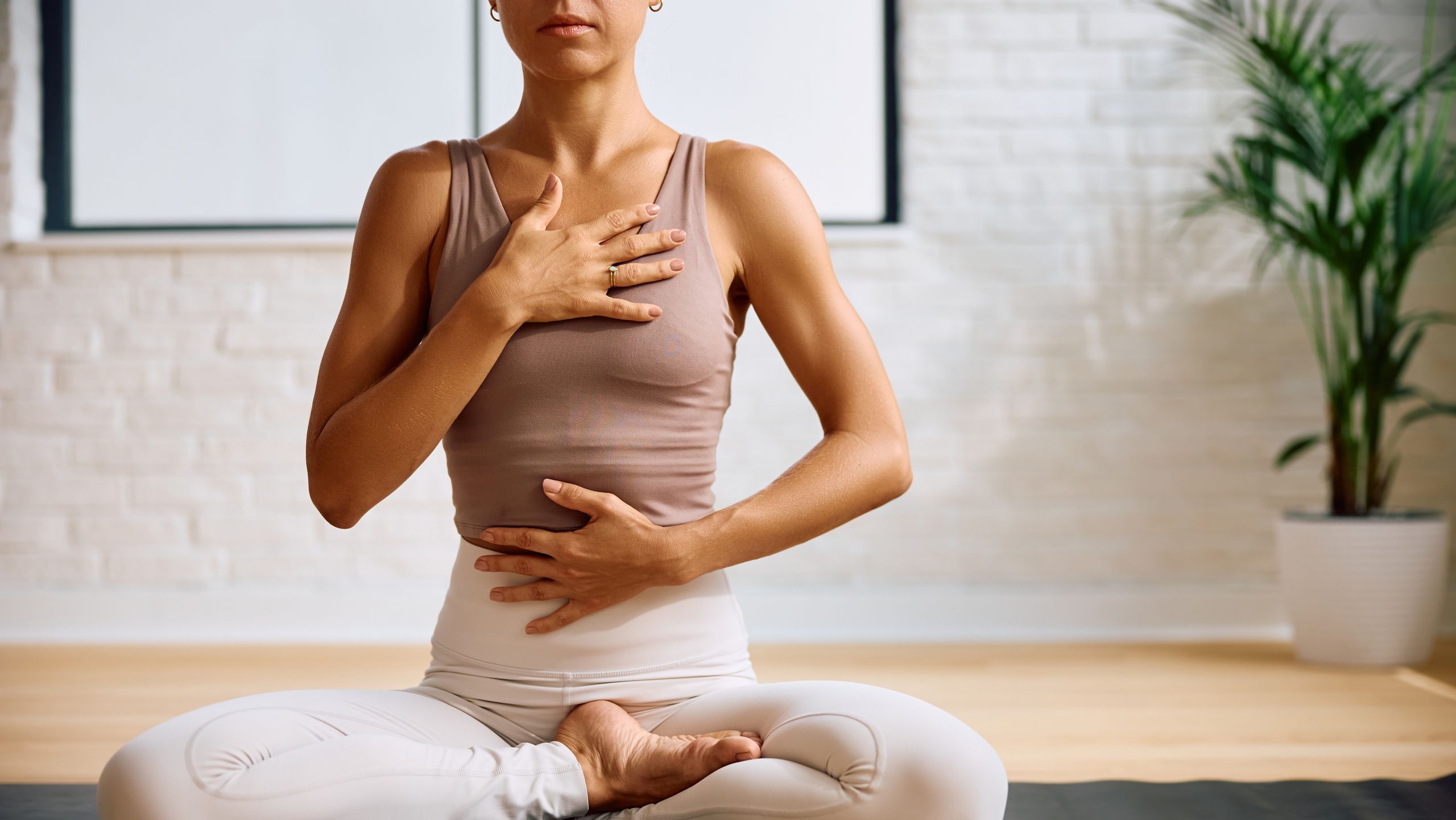 You don’t need to break a sweat to build mental strength — try this sports psychologist’s 5-minute mindfulness routine