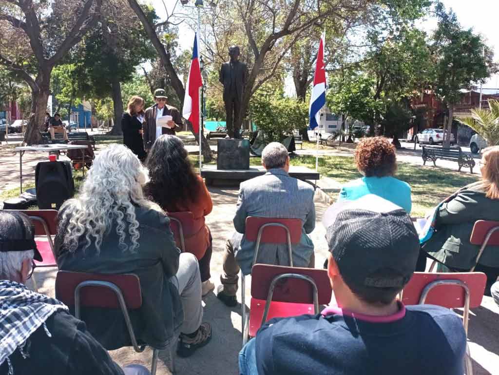 Chileans, Cubans celebrate Marti’s statue return at Santiago park