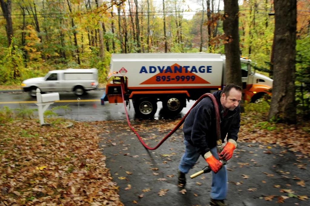 CT to bolster home heating aid program as federal funds stall