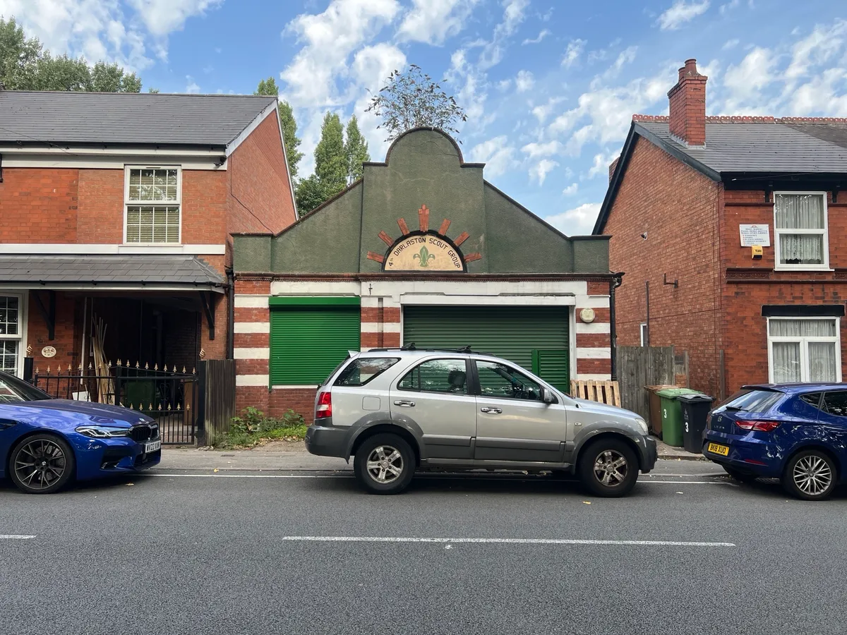 A scout hut in Walsall built before World War One sells for more than six times its guide price at auction