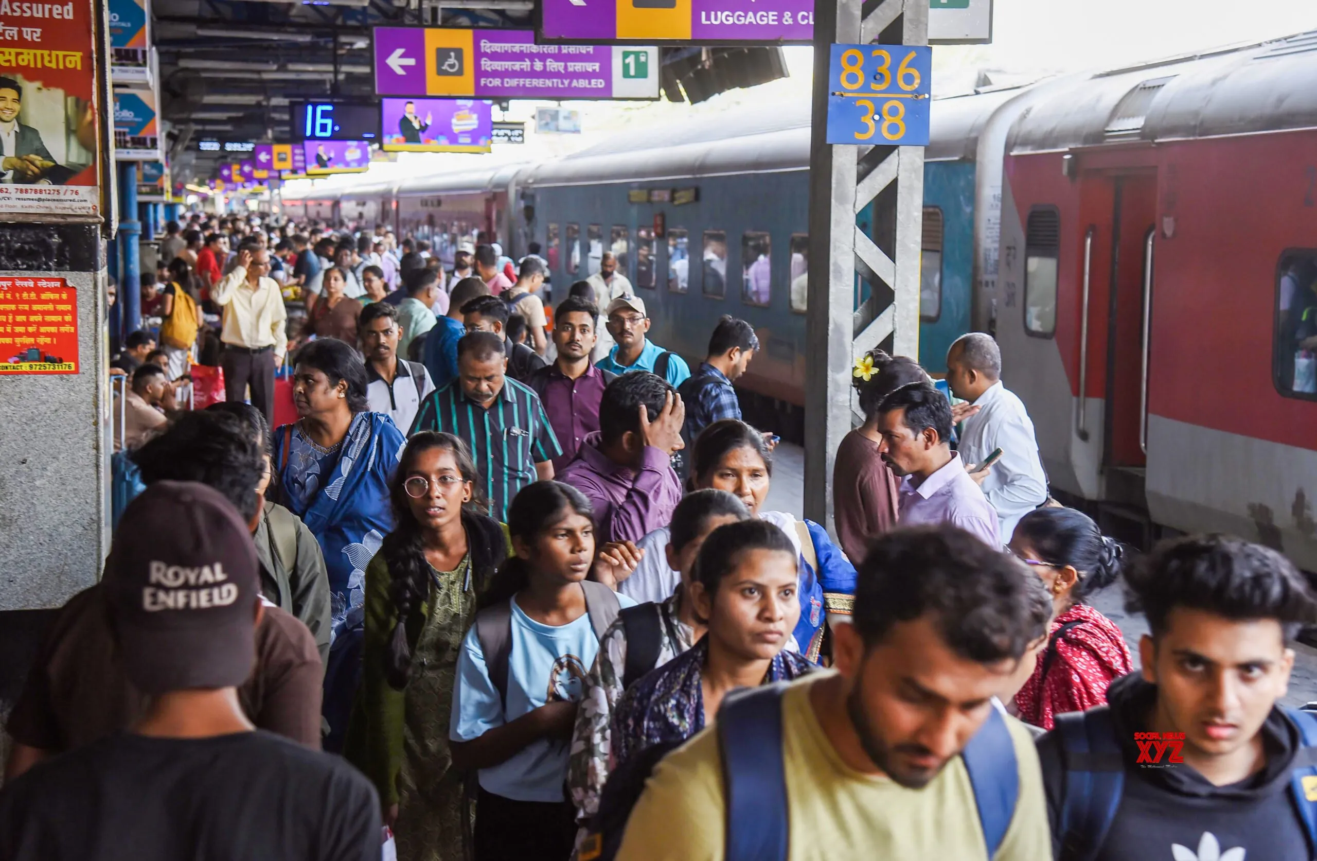 Nagpur: Commuters Rush Post Diwali Holidays #Gallery