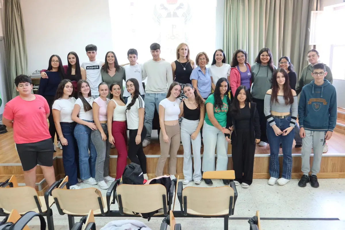 Vera students become ‘Cybermanagers’ to teach safe online habits