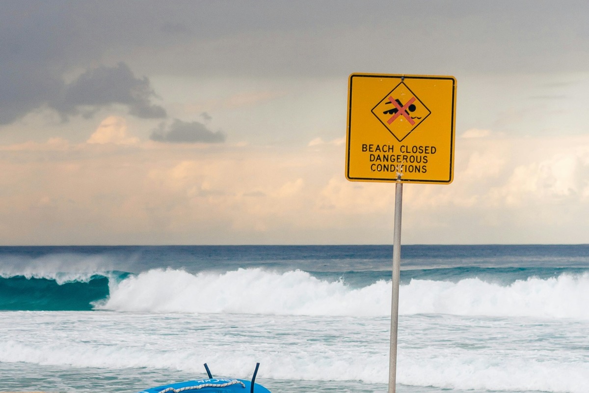 Los Angeles County Health Officials Issue Beach Water Warnings, Advise Against Swimming at Contaminated Spots