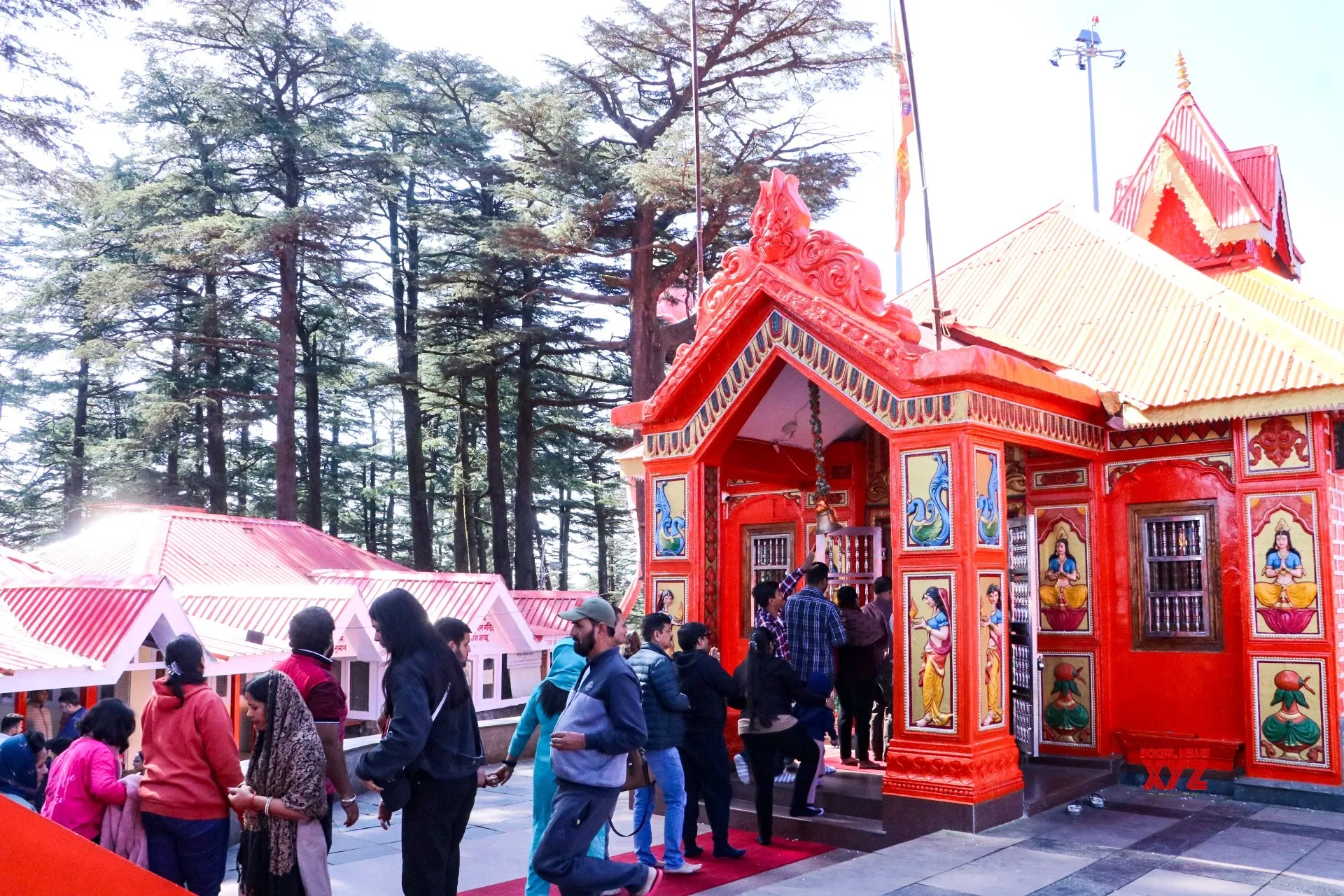 Shimla: Devotees Gather at Jakhu Temple #Gallery
