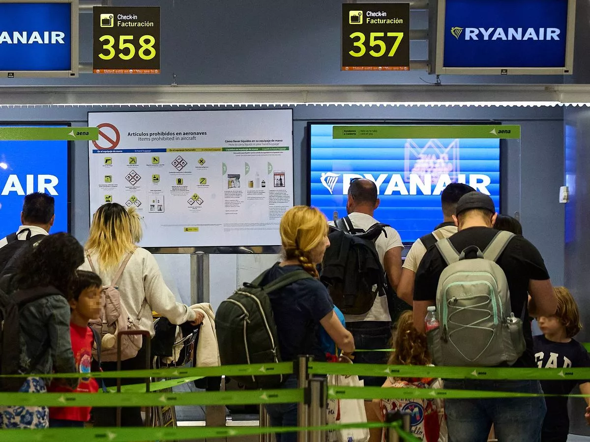 Ryanair issues urgent warning to all passengers over new rules from November