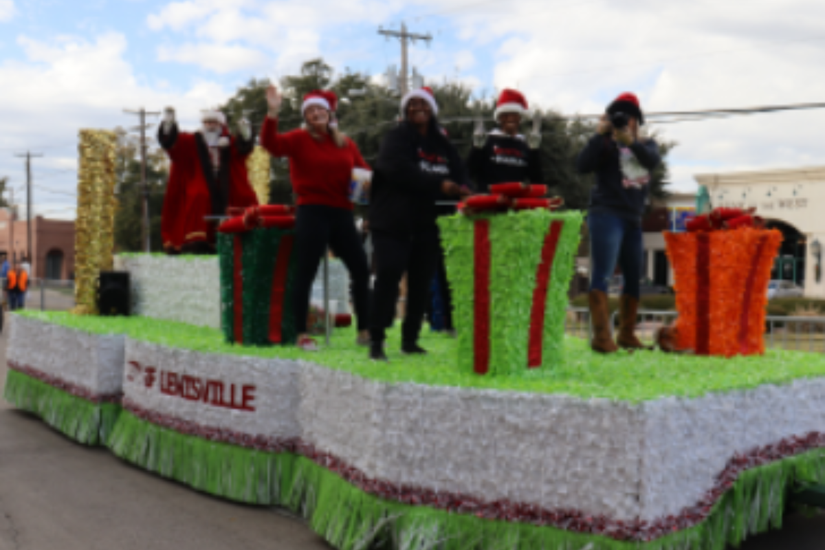 Lewisville Invites Participants for the Upcoming Old Town Holiday Stroll Christmas Parade