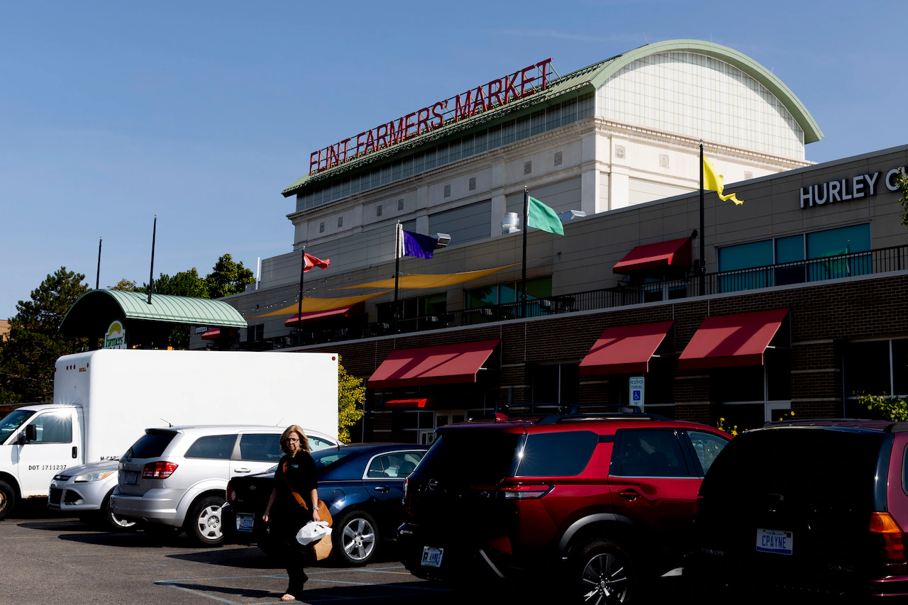 Pink Night Palooza returns to Flint with ‘Give Cancer the Boot’ theme