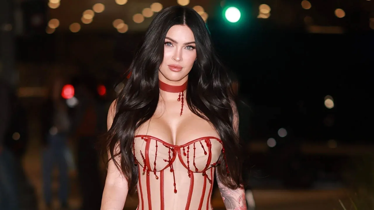 Megan Fox turns heads in blood-inspired look at 'Jennifer's Body' screening