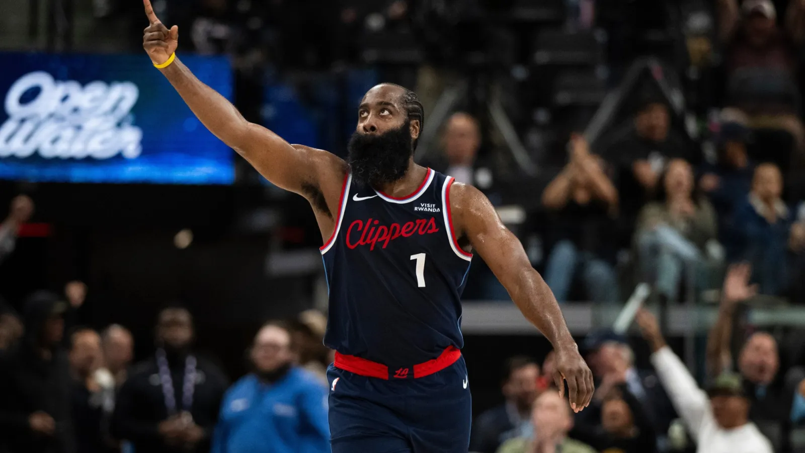 Clippers find something in reserve, crush Suns in home opener