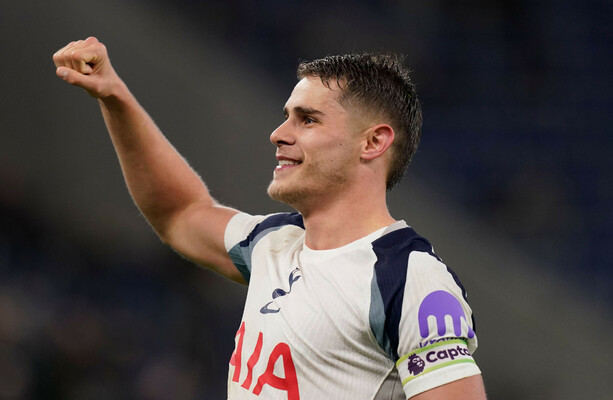 Micky van de Ven at the double as Tottenham end Everton’s unbeaten home record