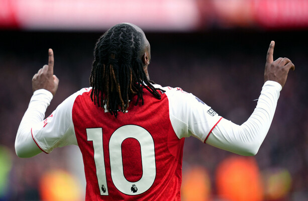 Arsenal edge win against Crystal Palace as Man City lose away to Aston Villa