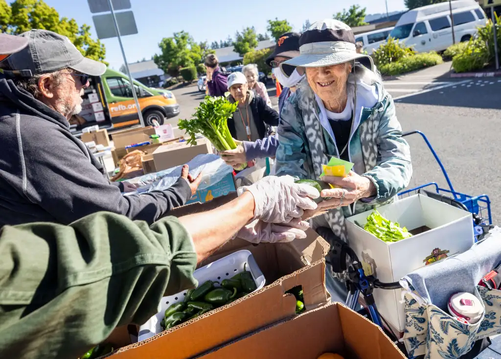 How will families in Sonoma, Napa counties get food if federal aid runs out?