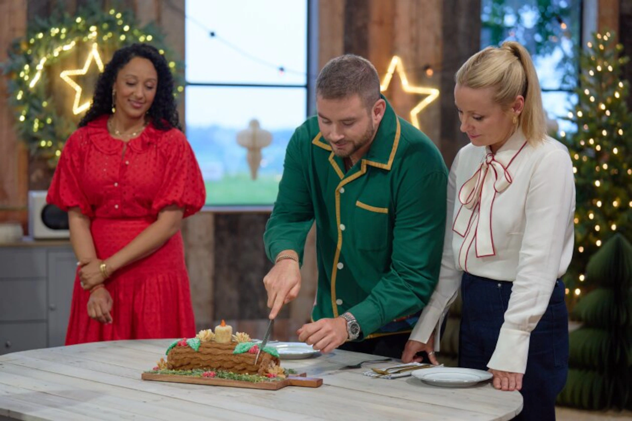 Tamera Mowry-Housley hosts the ‘Baked with Love: Holiday’ Hallmark premiere, how to watch