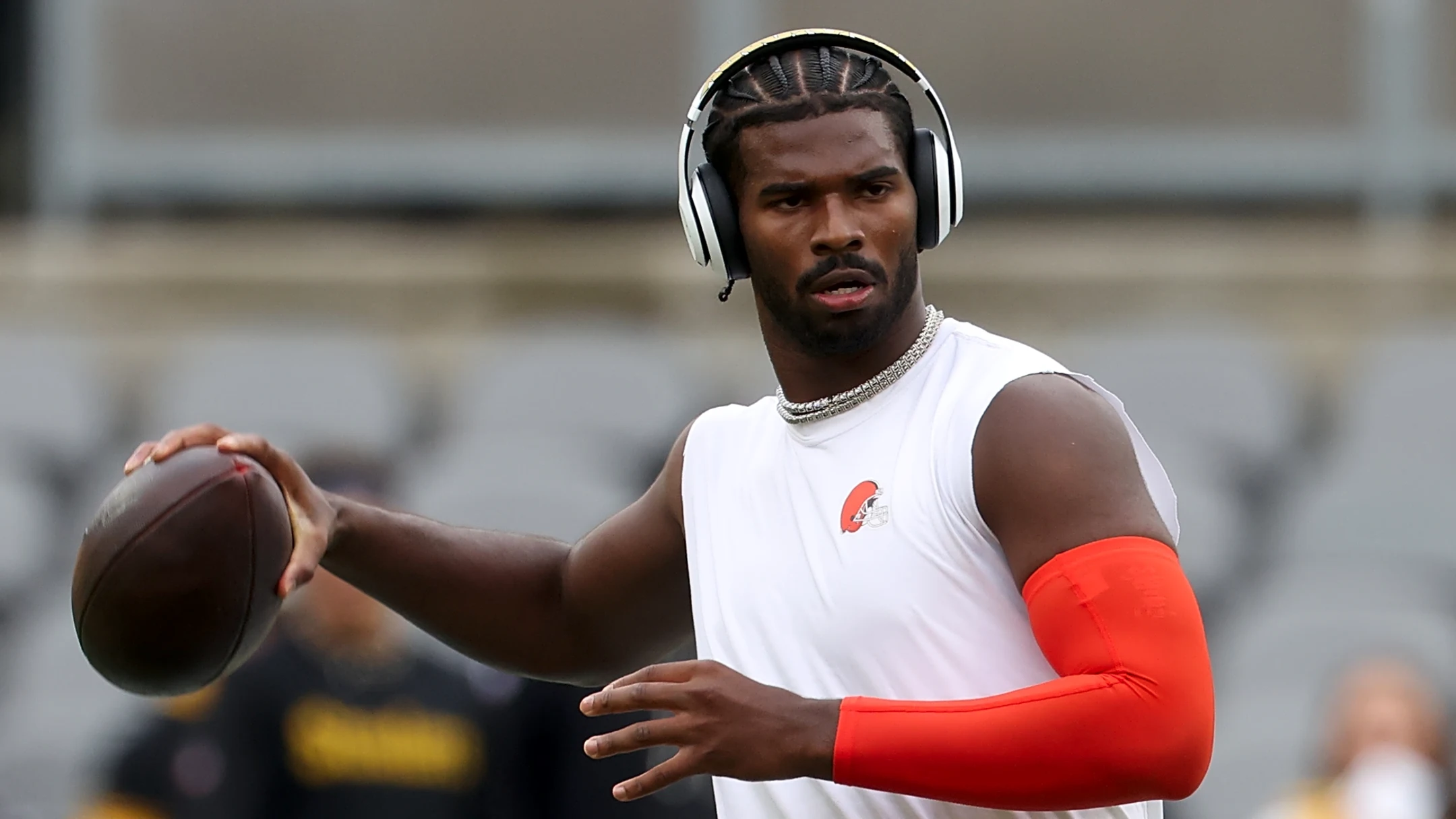 Shedeur Sanders’ Back Injury Creates Uncertainty For Cleveland Browns Heading Into New England Patriots Matchup