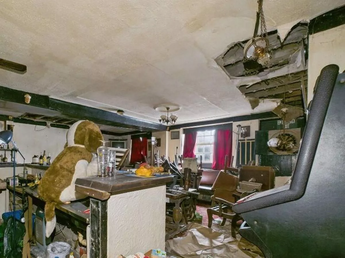 The 'Sleeping Beauty castle' pub where time stood still after last orders called