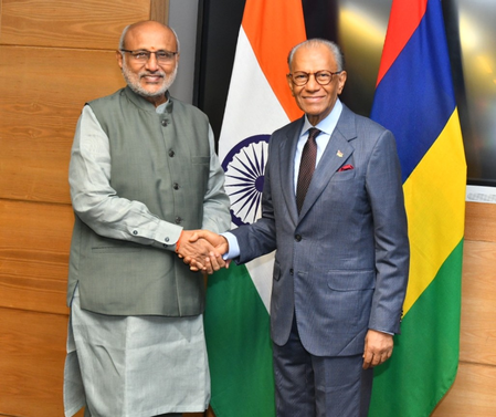 Vice Prez Radhakrishnan, Mauritius PM Ramgoolam discuss ways to strengthen ties