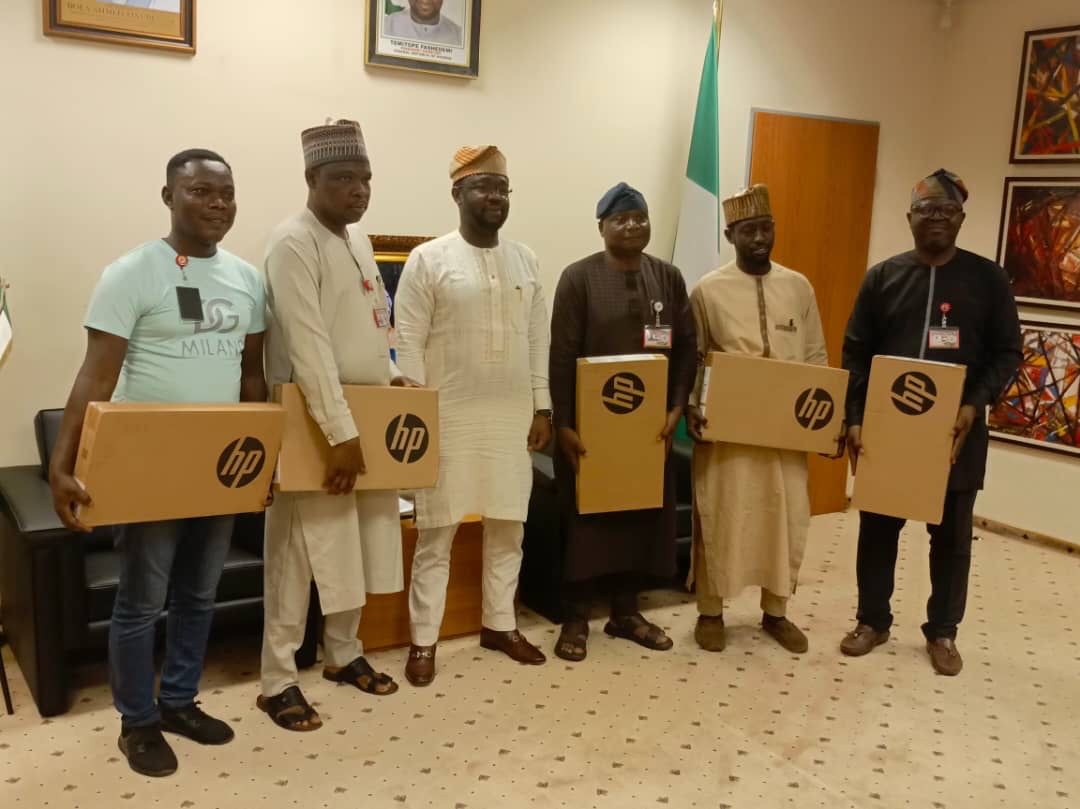 Perm Sec congratulates staff for excelling in digital skills literacy training