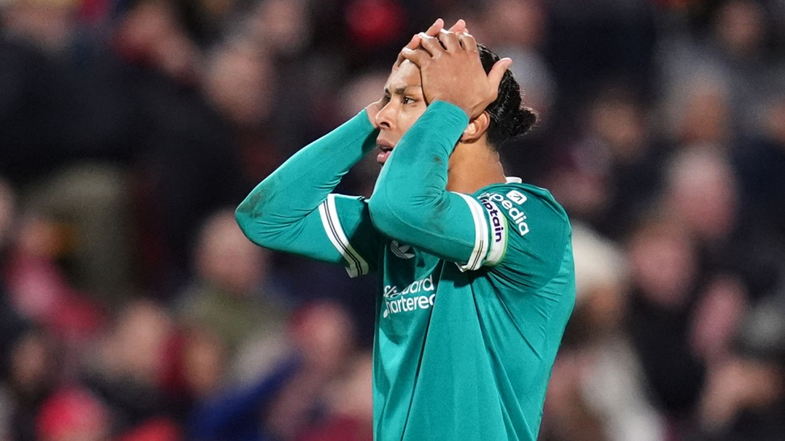 Liverpool lose again in dramatic Brentford defeat