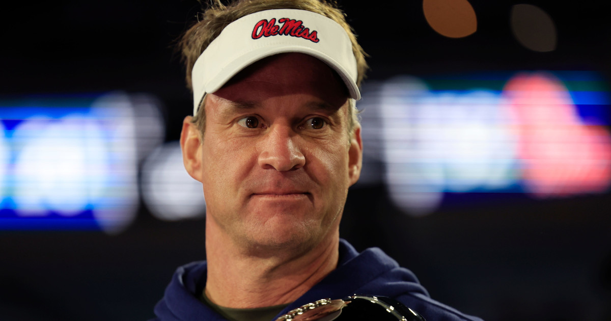 Pat McAfee Issues Apology to Ole Miss Coach Lane Kiffin on Monday