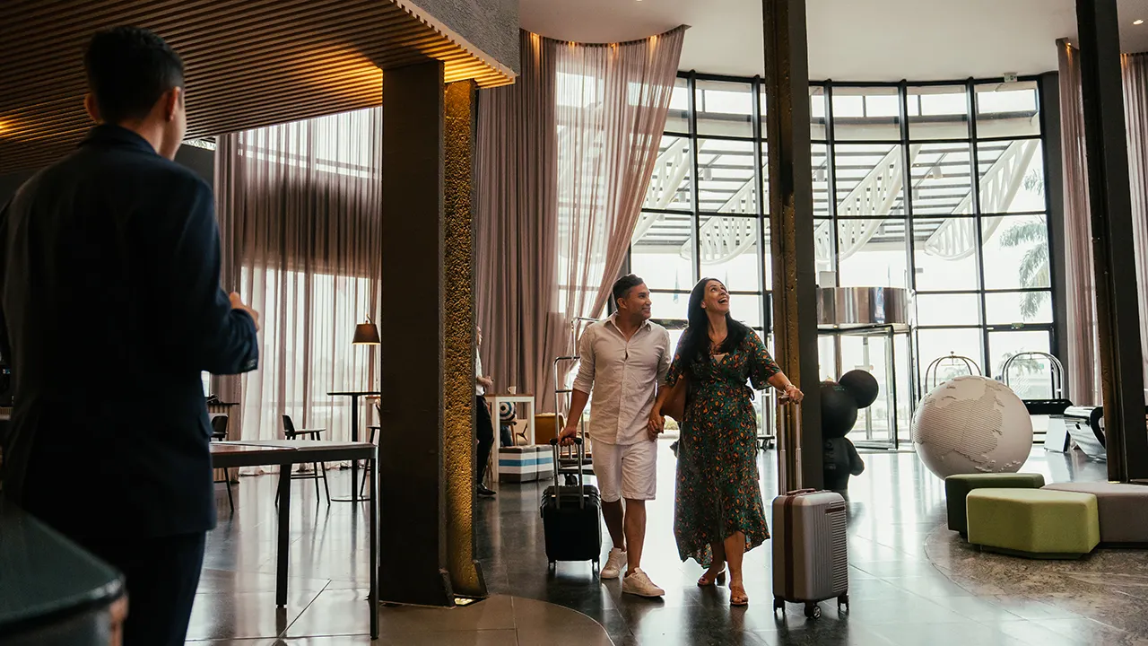 Hotel industry reeling as government shutdown puts millions of workers on edge