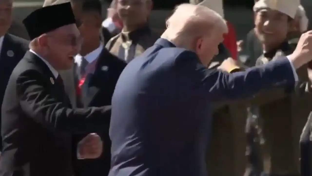 Trump Busts A Move At Kuala Lumpur Airport, Dances To Malaysian Beats With PM Anwar | WATCH