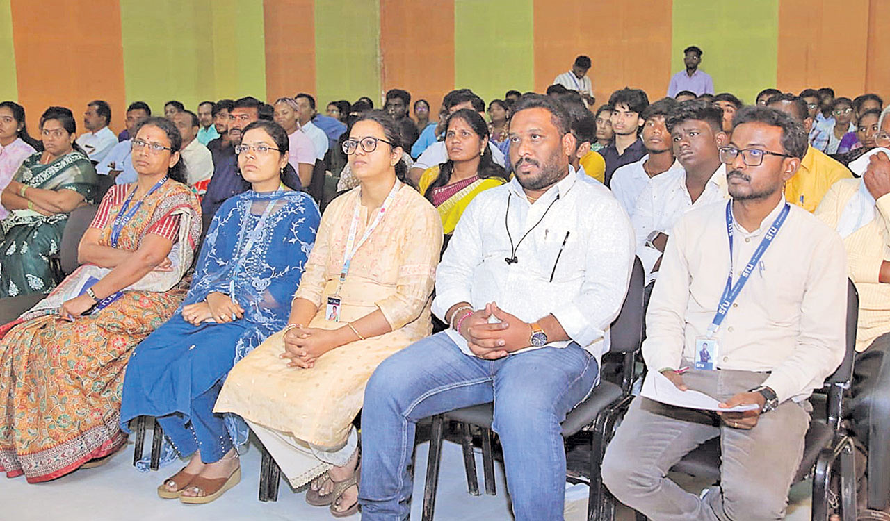 SR University welcomes new agriculture students with orientation and field visit