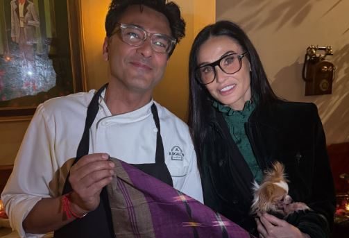 ‘Gift from Odisha’: Chef Vikas Khanna presents Sambalpuri handloom to actress Demi Moore
