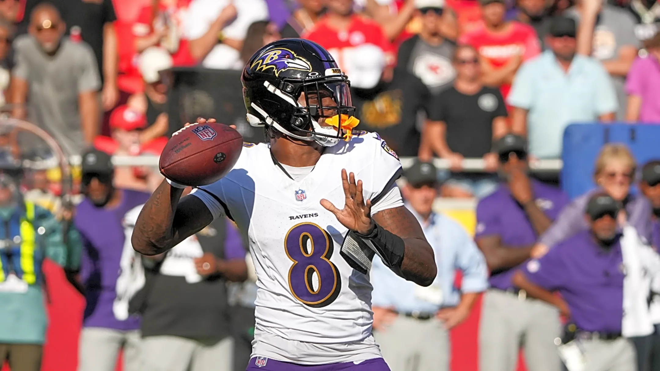 Ravens questioned after changing Lamar Jackson’s injury status