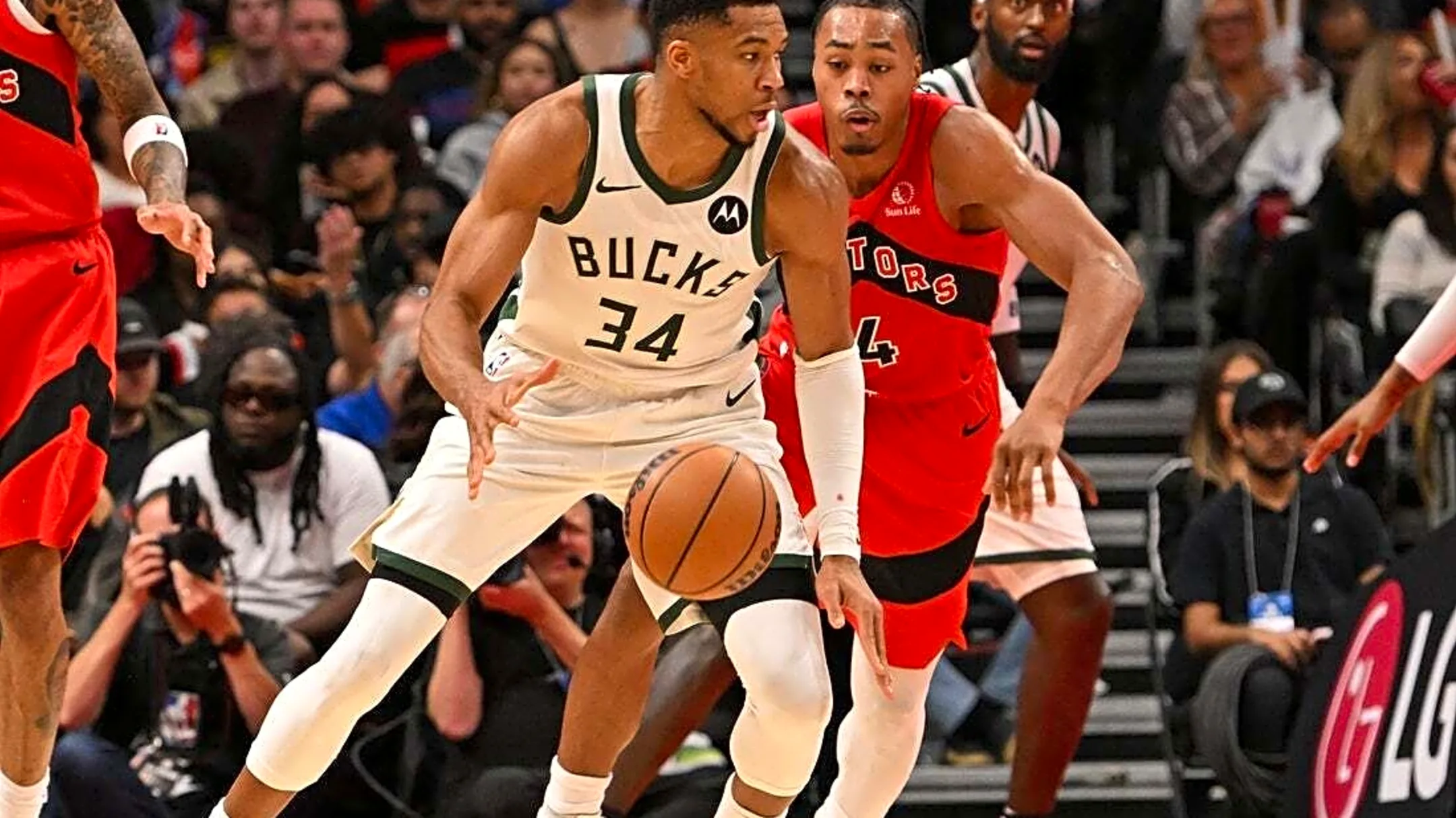 Cavaliers not yet clicking as they prepare for unbeaten Bucks