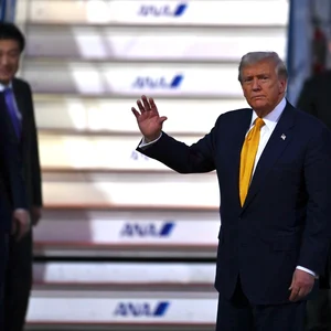 Trump dice que está abandonando las conversaciones comerciales con Canadá 'por un tiempo'.