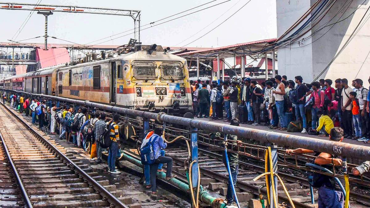 Festive season sees 1.5 crore passengers, may cross 2.5 crore, says Railway Minister