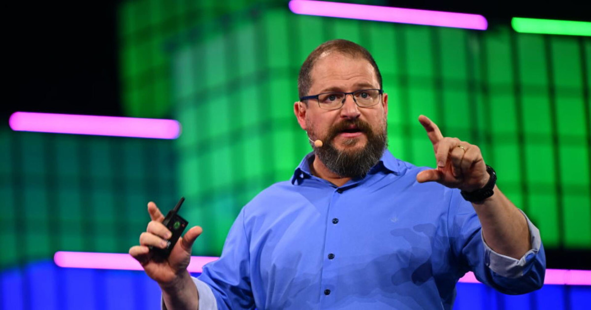 Top analyst issues surprise verdict on 40-year-old tech giant’s AI pivot