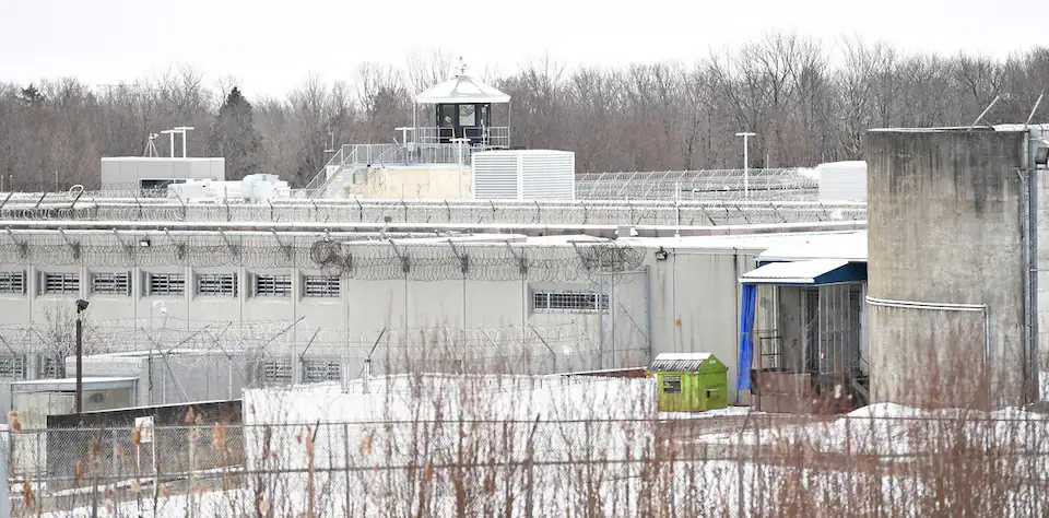 D’ici le durcissement du Code criminel: un fraudeur sans scrupule sort au 5e de sa peine