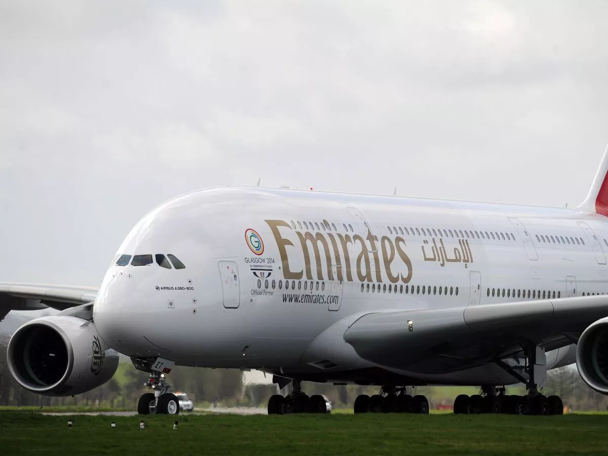 UK travellers with mobile phones urged to do one thing after Emirates announces ban