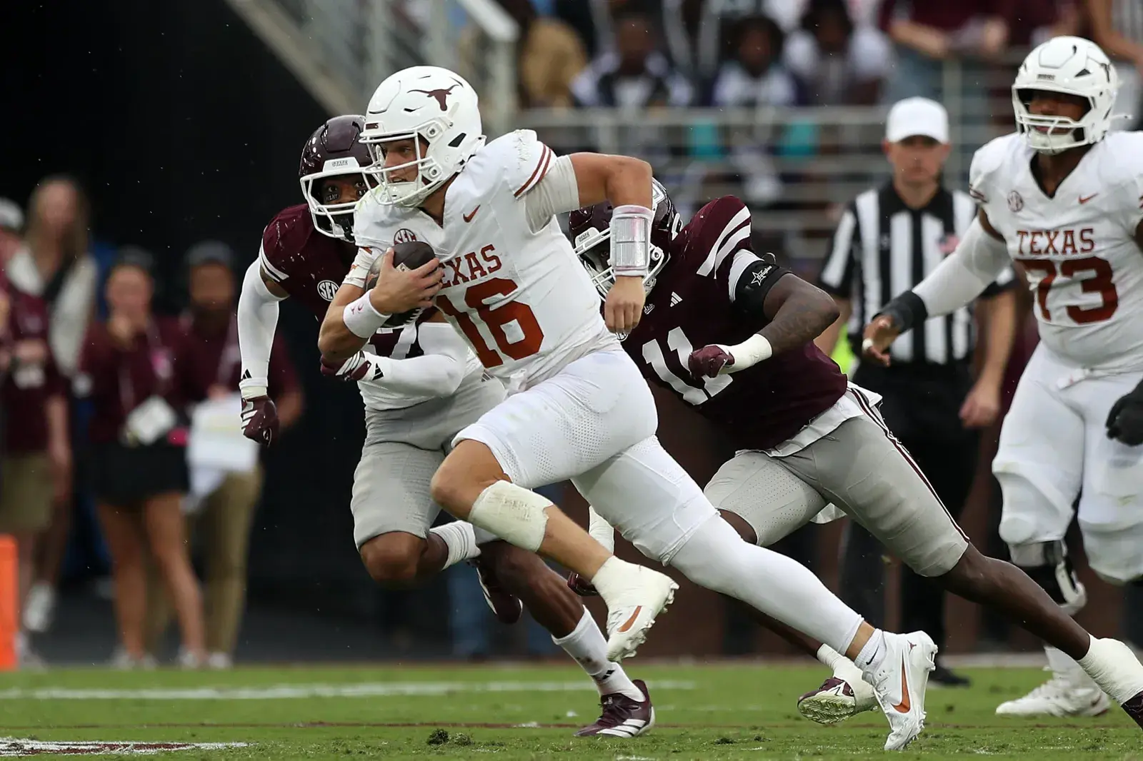 Texas QB Arch Manning Exits Game With Concerning Head Injury