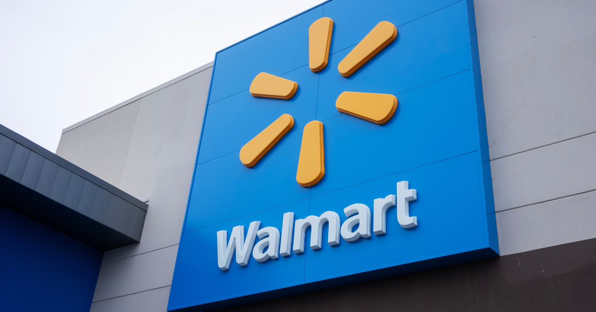 Walmart’s PayLessHere 6-Foot Folding Table Is a Must-Have