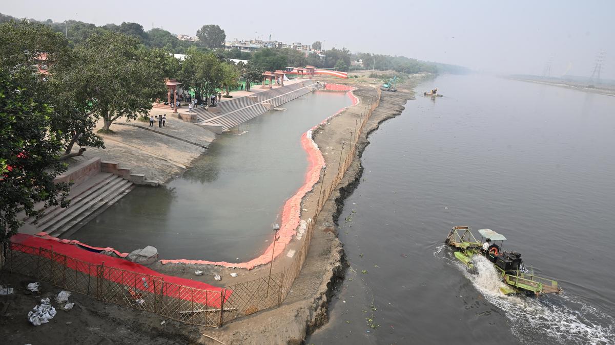 AAP, BJP lock horns ahead of Modi’s expected Chhath visit