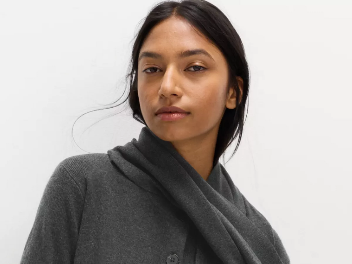 ‘Stylish’ Marks and Spencer scarf neck cardigan ‘can be worn many ways’