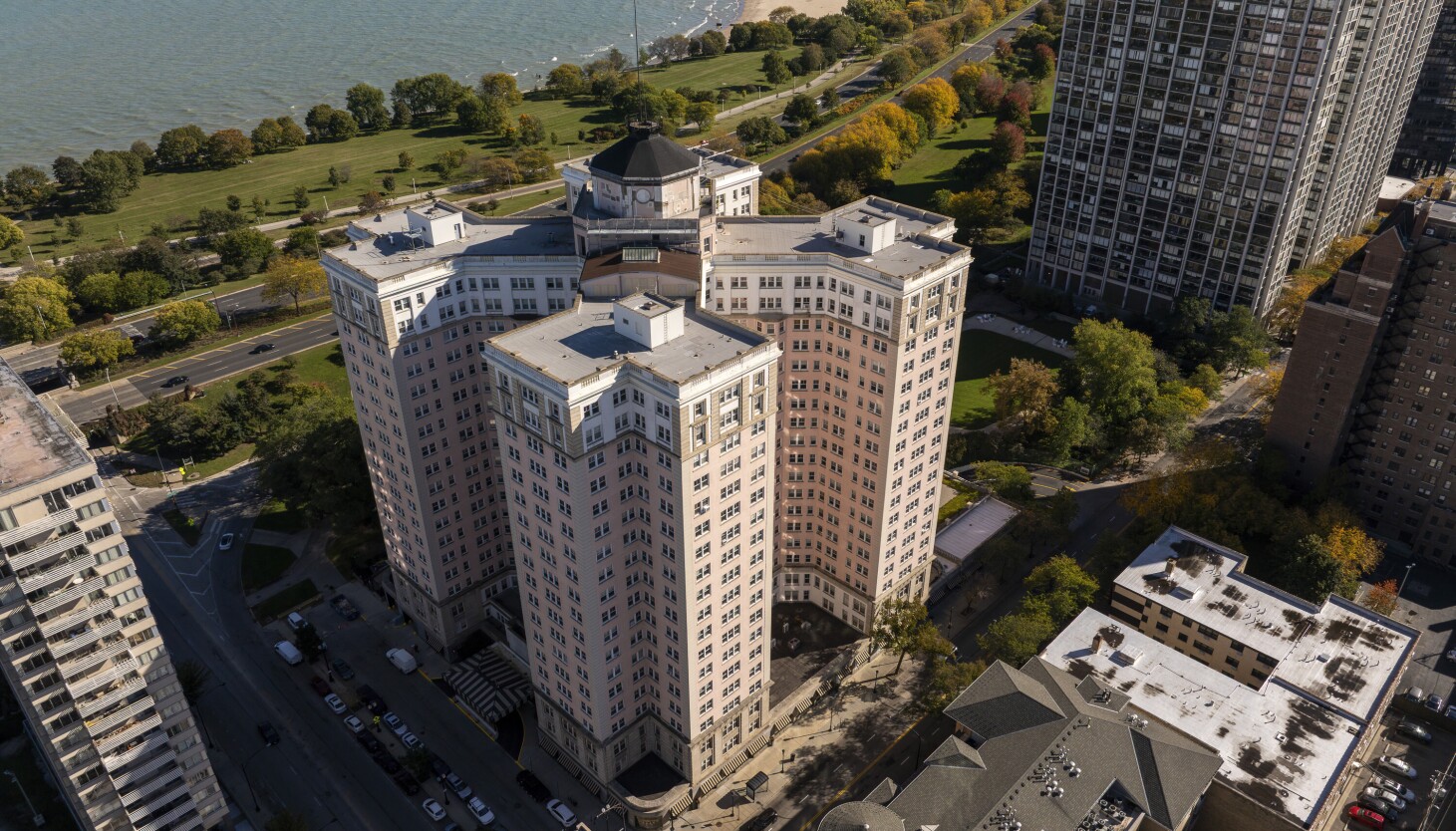 Edgewater landmark to look even prettier in pink, thanks to a new paint job
