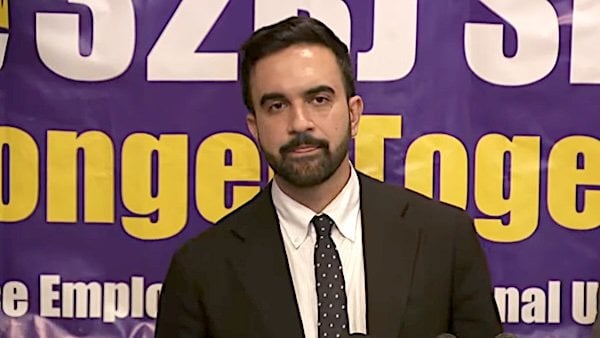 Hakeem Jeffries finally bends the knee to socialist Zohran Mamdani ahead of early voting