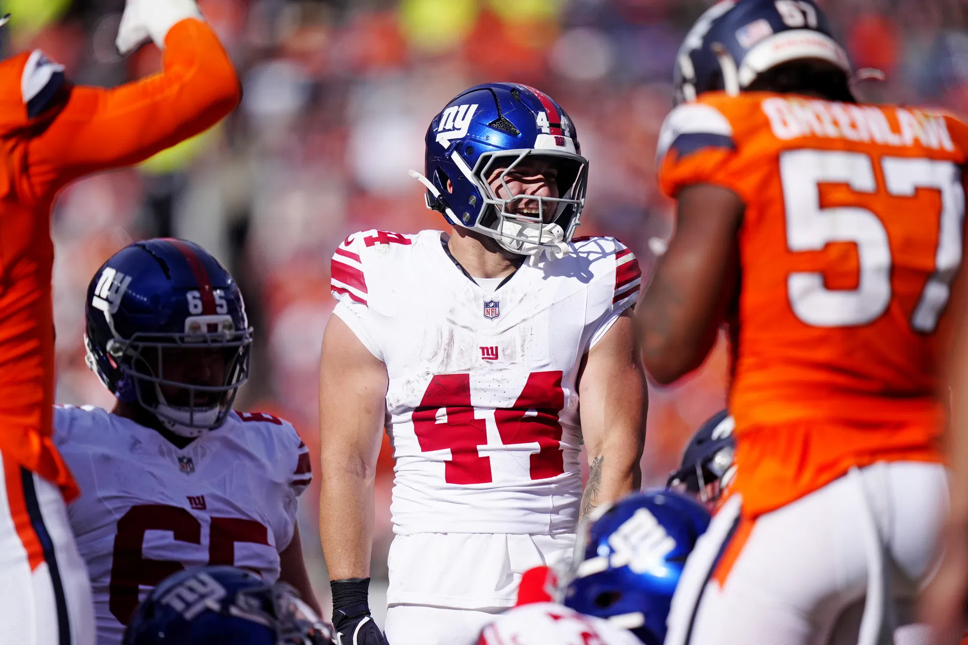 WATCH: Cam Skattebo shows off custom diamond grills and earrings, going all out with jewelry ahead of Giants-Eagles showdown