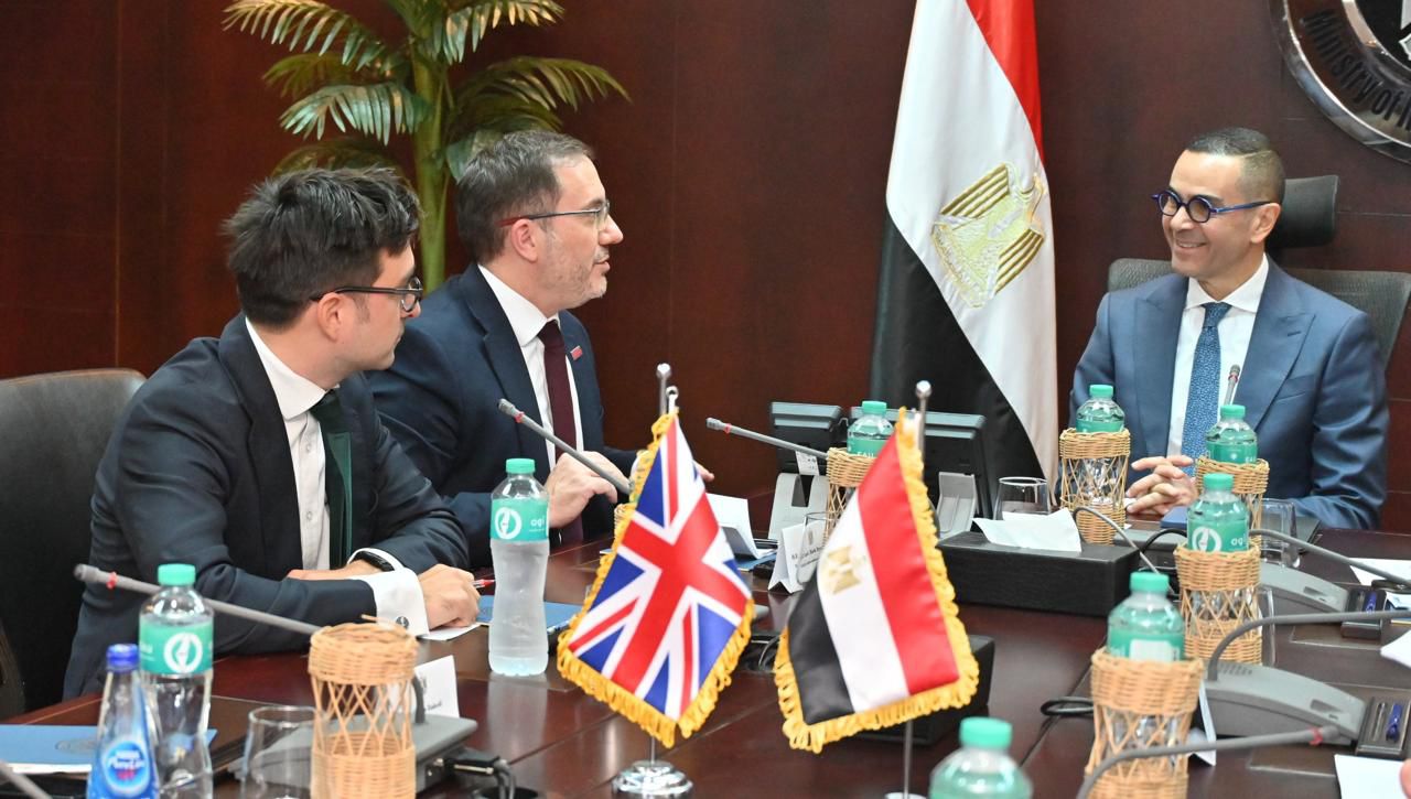 Egypt’s investment minister, British ambassador discuss strengthening economic partnership