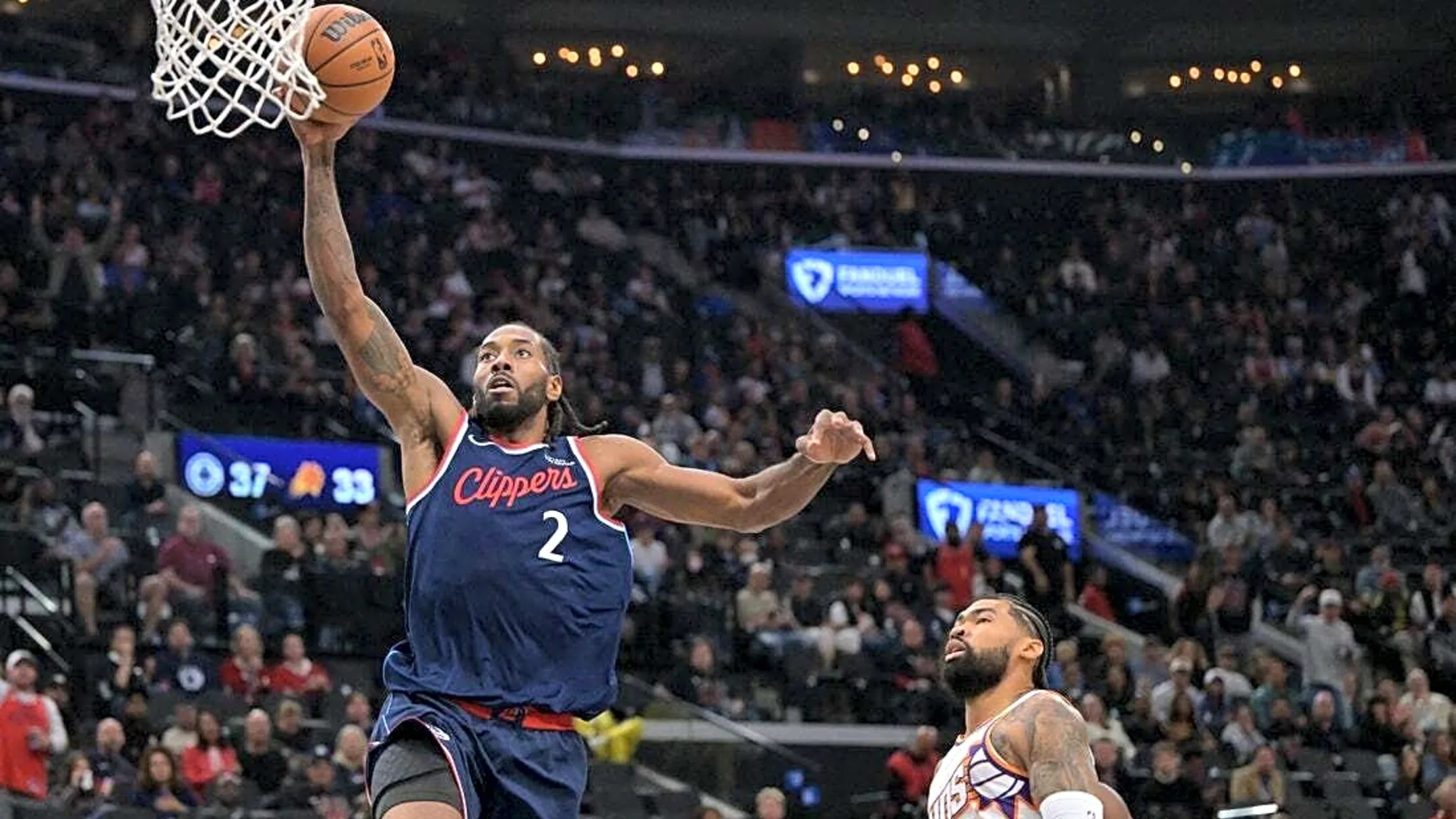 James Harden pours in 30 as Clippers smash Suns