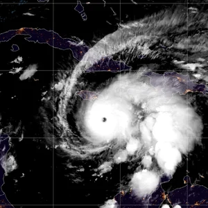 Huracán Melissa, de categoría 5, avanza hacia el Caribe. Esto es lo que necesitas saber.