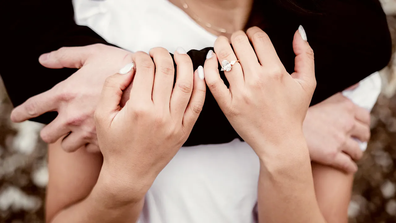 Unorthodox singles program aims to put 'The Feels' back in modern dating