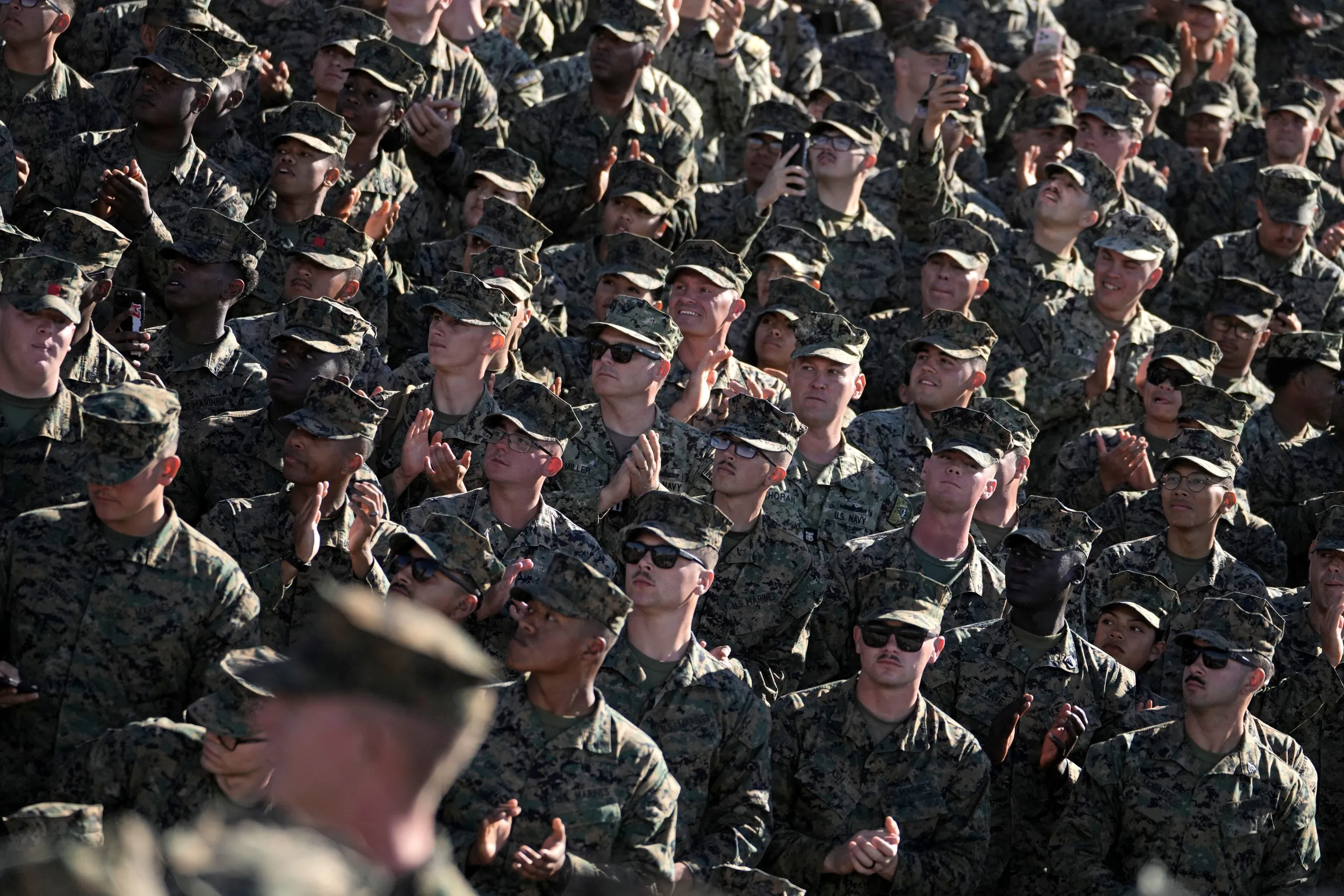 This mysterious billionaire and top Trump backer is behind a $130 million donation to pay troops during the government shutdown, report says