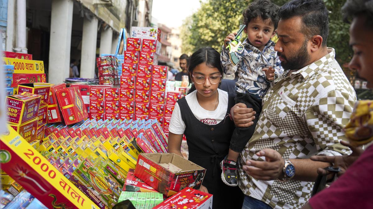 Have ‘green’ crackers brought down pollution? | Explained